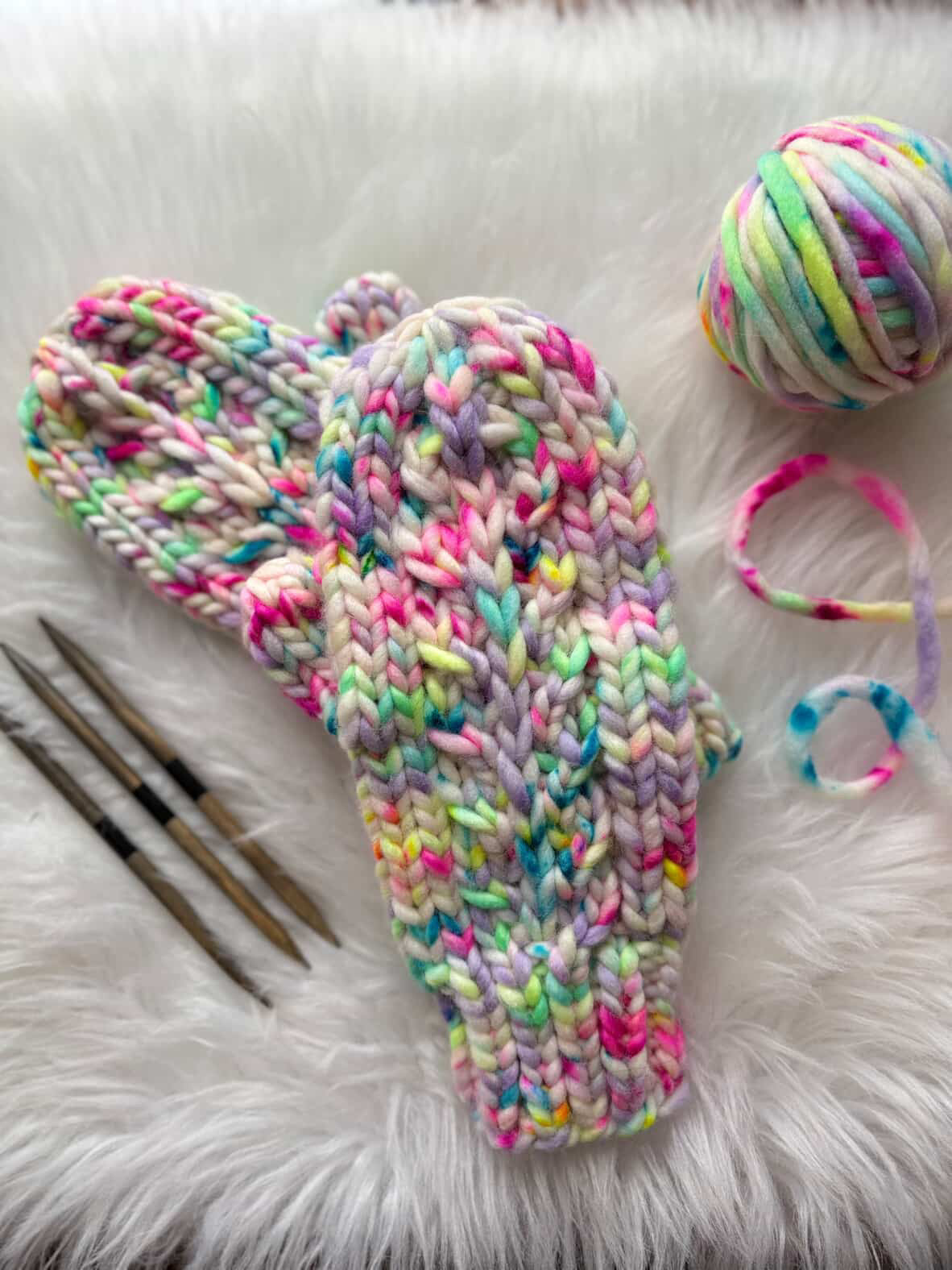 The Faux Shizzle Mitts knitting pattern