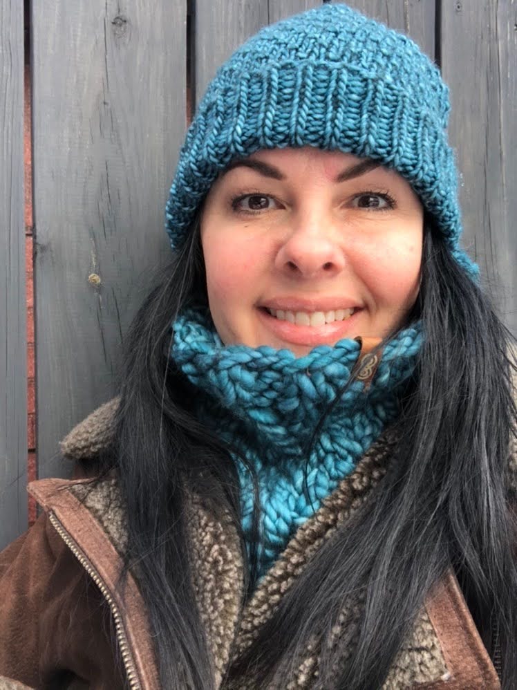 The Twisted Sister From Another Mister Cowl knitting PATTERN