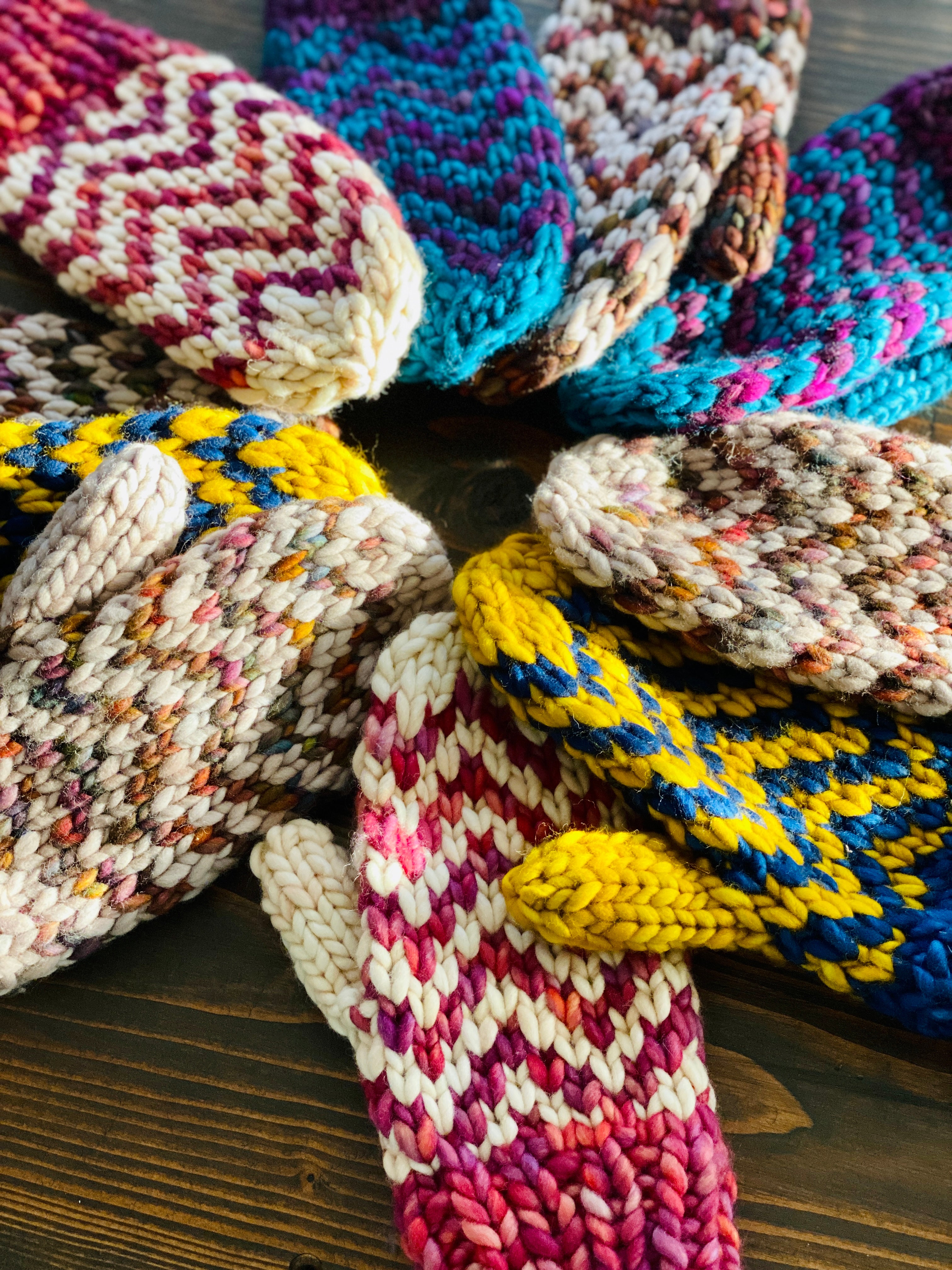 Super Find Your Way Mitts mitten knitting PATTERN