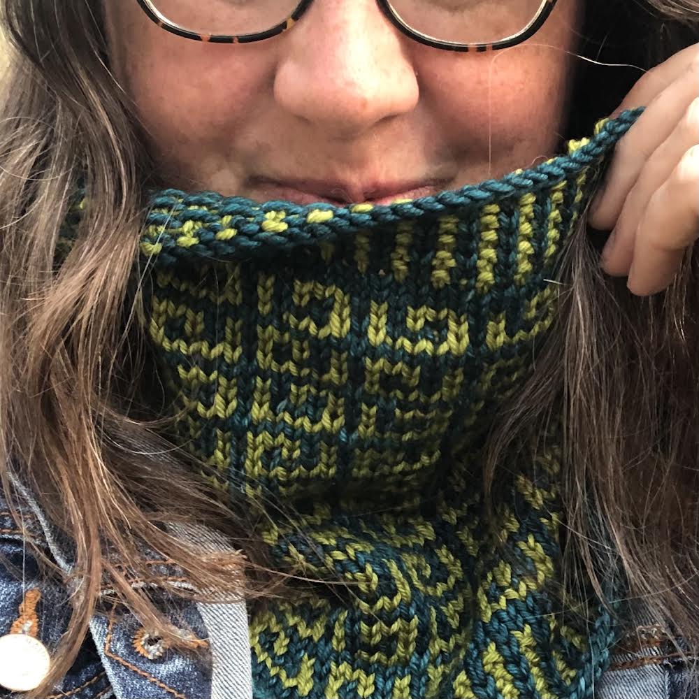 The Curlicue Cowl Knitting PATTERN mosaic colorwork
